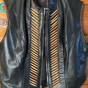 Leather vest from Milwaukee motorcycle leather collection. Size L . Like new